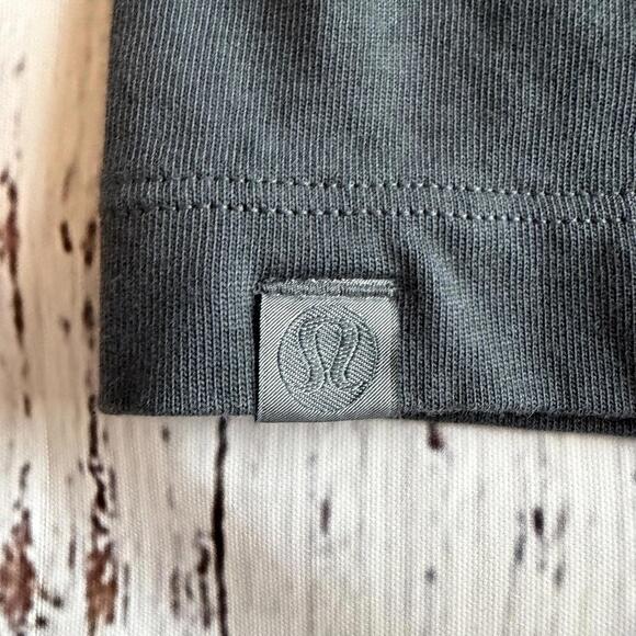 EUC Lululemon Heavyweight Cotton Jersey T-Shirt Graphic Oil Blue Size L - Picture 5 of 5